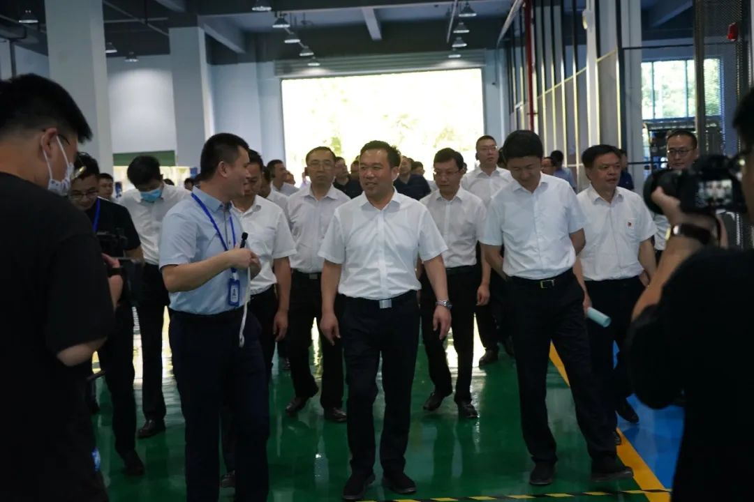 南通市崇川区区委书记胡拥军、代...
